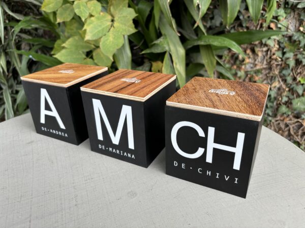 CAJA DE INICIALES