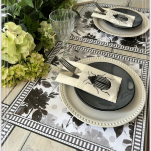 CARPETAS FLORES NEGRAS